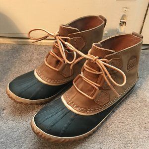 Sorel Women's Out n About Leather Snow Boot